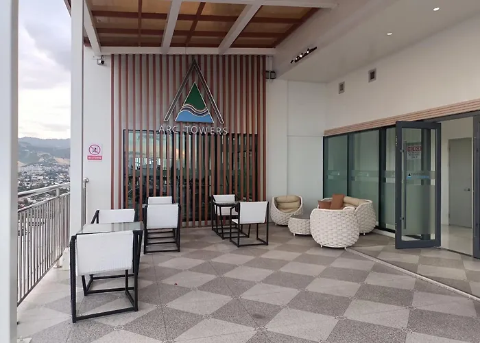 Arc Tower By Rhen Aparthotel Cebu